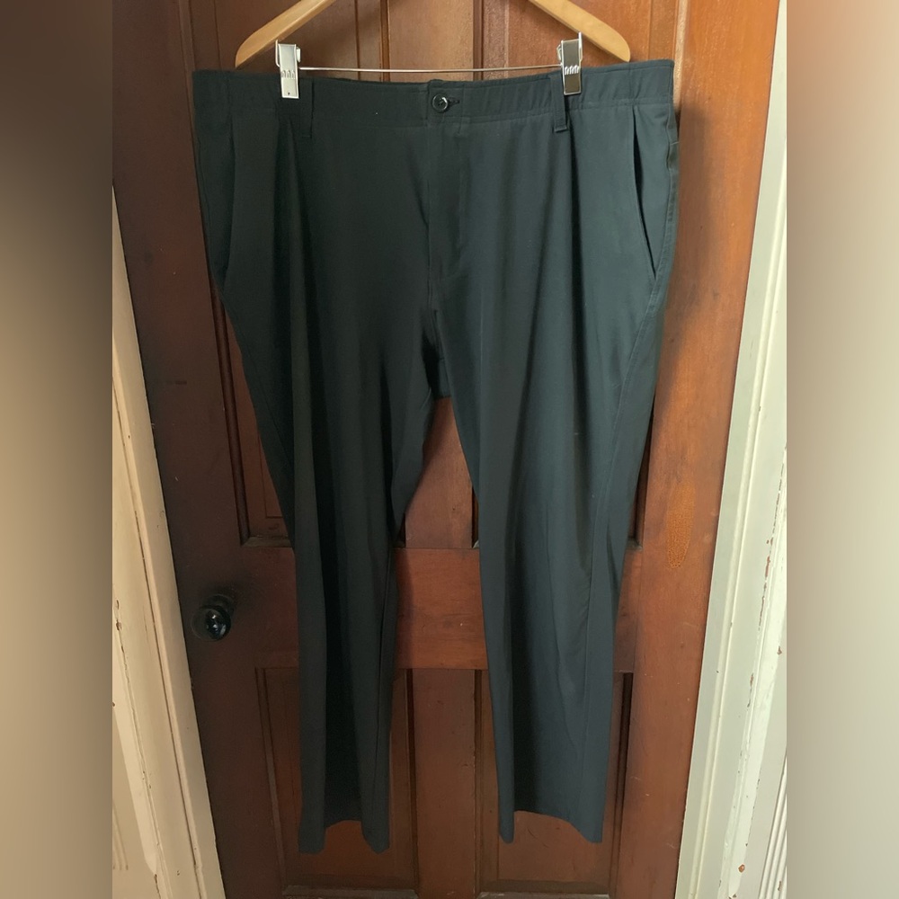 Under Armour men's 44 x 32 black pants